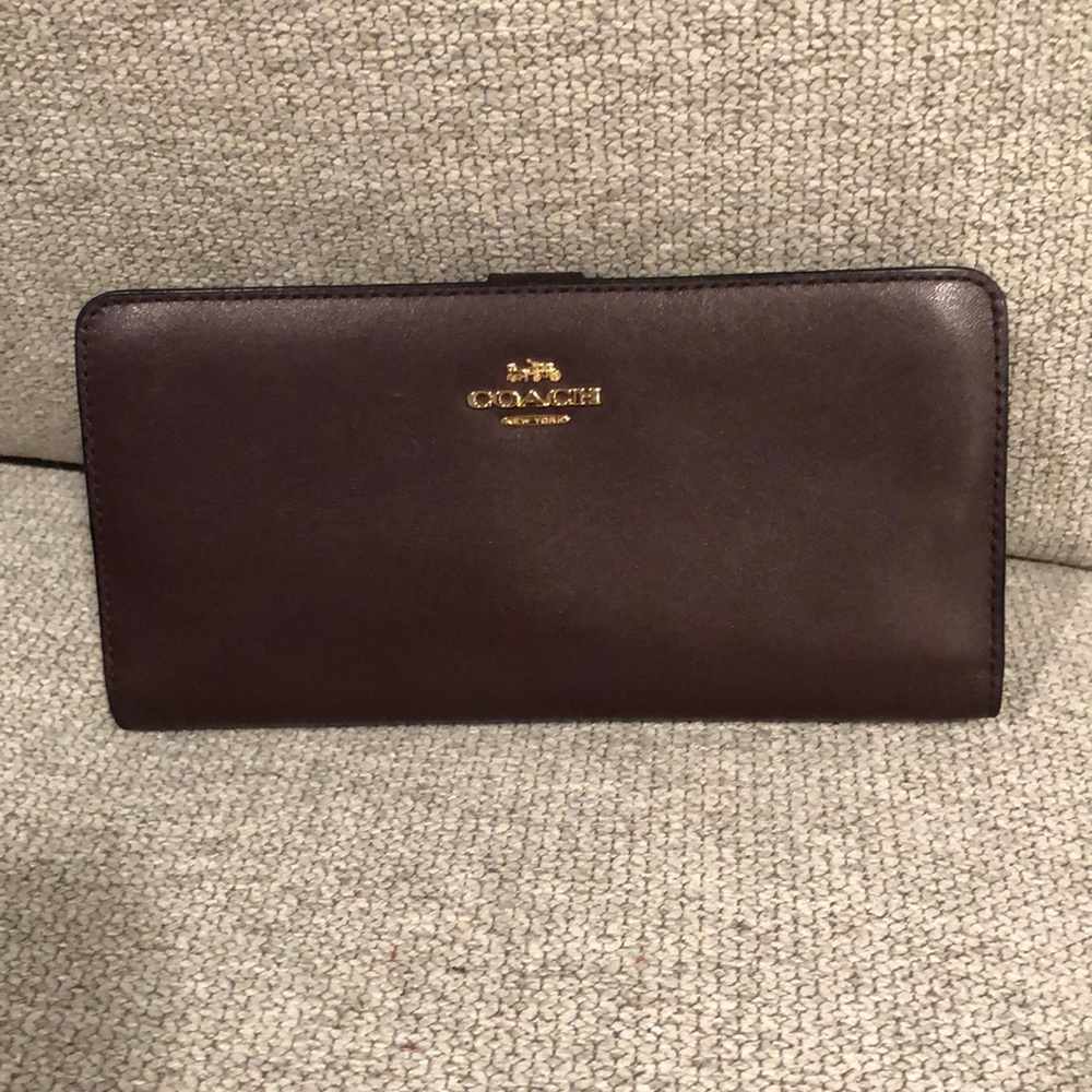 Burgundy smooth leather Coach wallet
